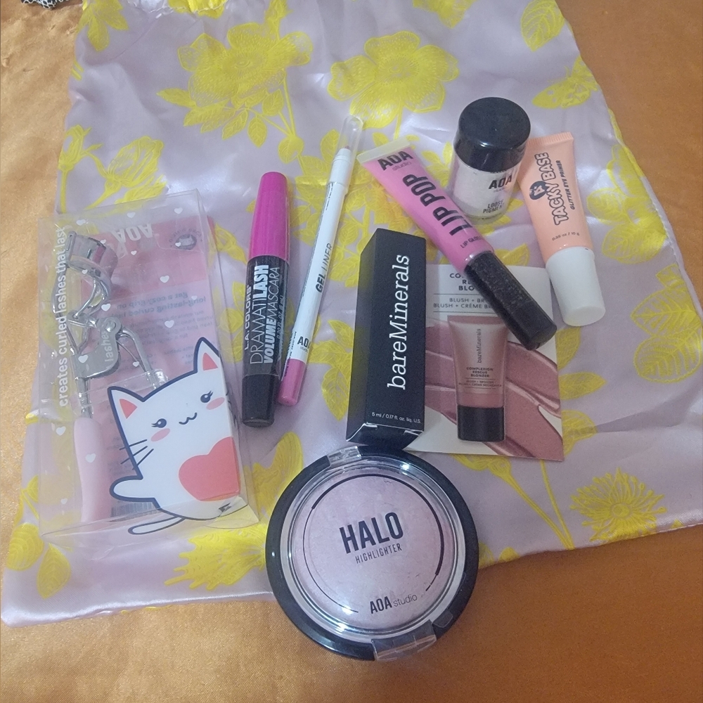 NEW Makeup Bundle w/ Bag 2 - BareMinerals, AoA, etc.